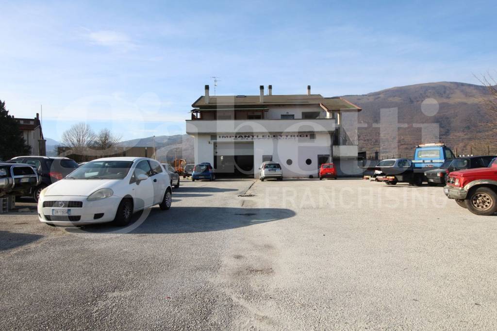 negozio in vendita a Castel di Sangro