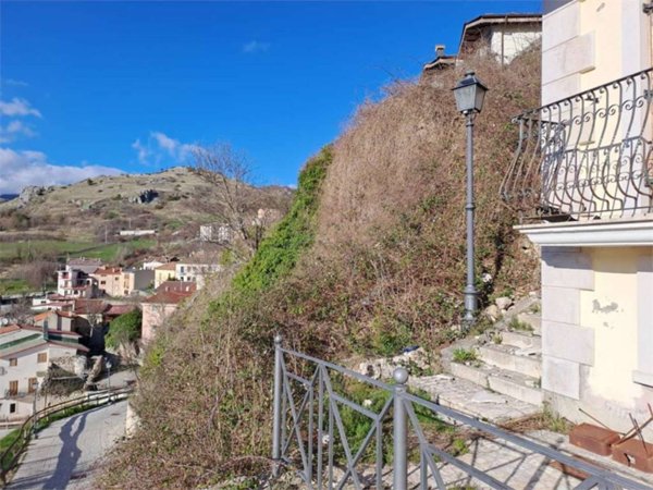 terreno edificabile in vendita a Castel di Sangro in zona Roccacinquemiglia