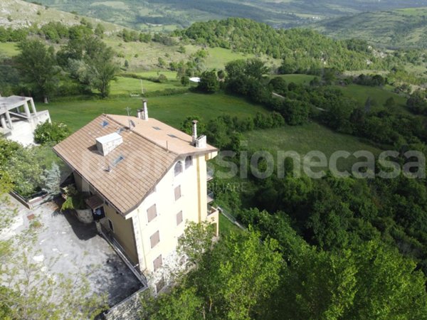 attico in vendita a Castel di Sangro in zona Roccacinquemiglia
