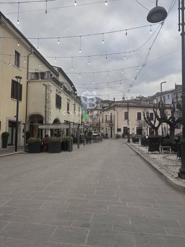 locale commerciale in vendita a Castel di Sangro