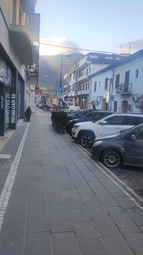 locale commerciale in vendita a Castel di Sangro