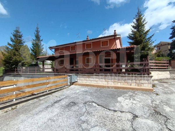casa indipendente in vendita a Castel di Sangro