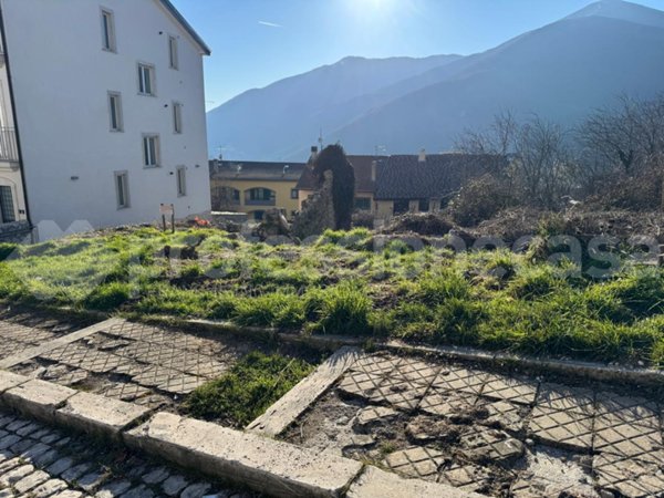 casa indipendente in vendita a Castel di Sangro in zona Roccacinquemiglia