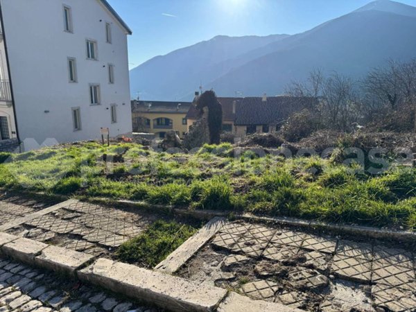 casa indipendente in vendita a Castel di Sangro in zona Roccacinquemiglia