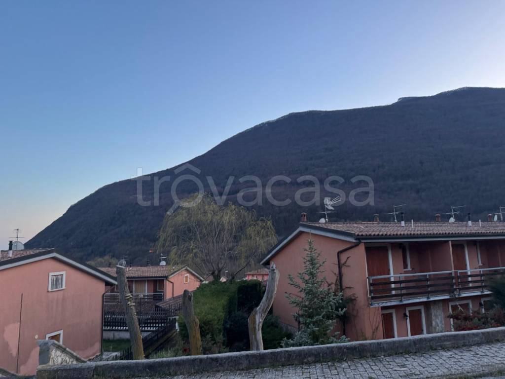 casa indipendente in vendita a Castel di Sangro
