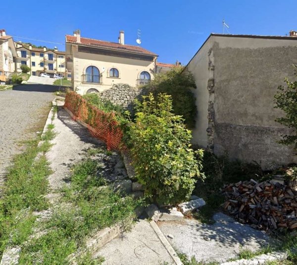 terreno edificabile in vendita a Castel di Sangro in zona Roccacinquemiglia