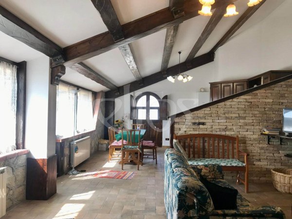 appartamento in vendita a Castel di Sangro in zona Roccacinquemiglia