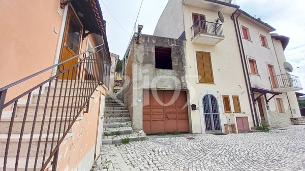 casa indipendente in vendita a Castel di Sangro