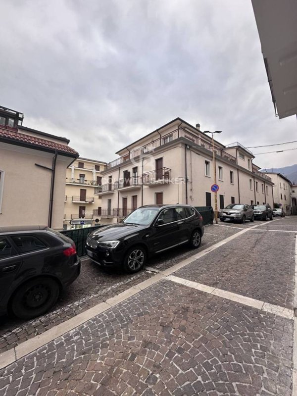locale commerciale in vendita a Castel di Sangro