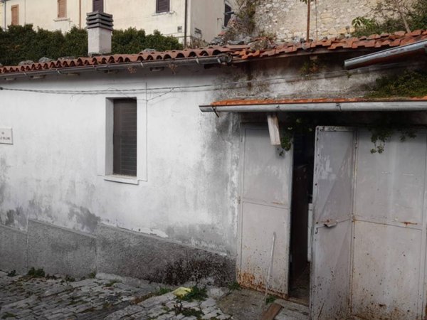 casa indipendente in vendita a Castel di Sangro