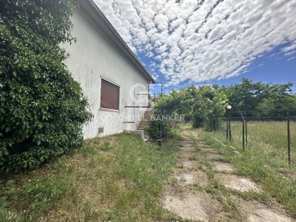 casa indipendente in vendita a Castel di Sangro