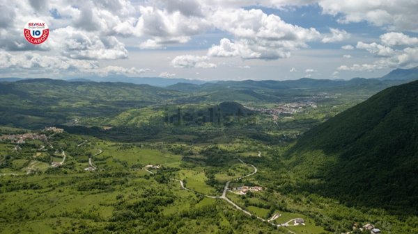 terreno edificabile in vendita a Castel di Sangro