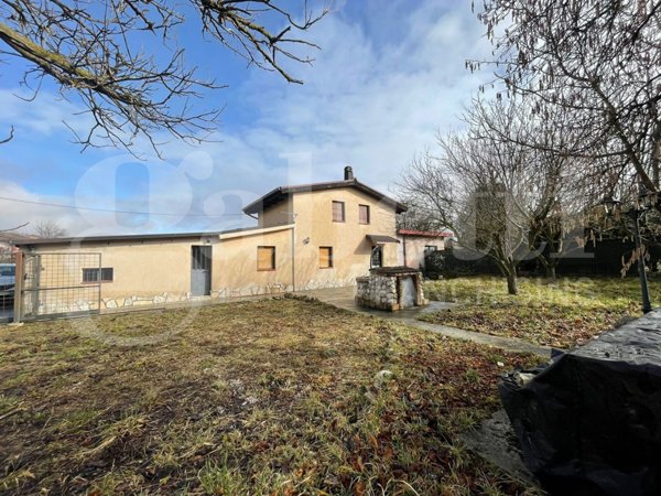 casa indipendente in vendita a Castel di Sangro