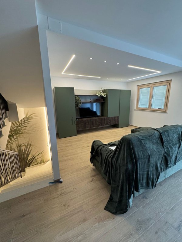 casa indipendente in vendita a Castel di Sangro