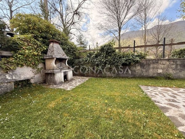 casa indipendente in vendita a Castel di Sangro