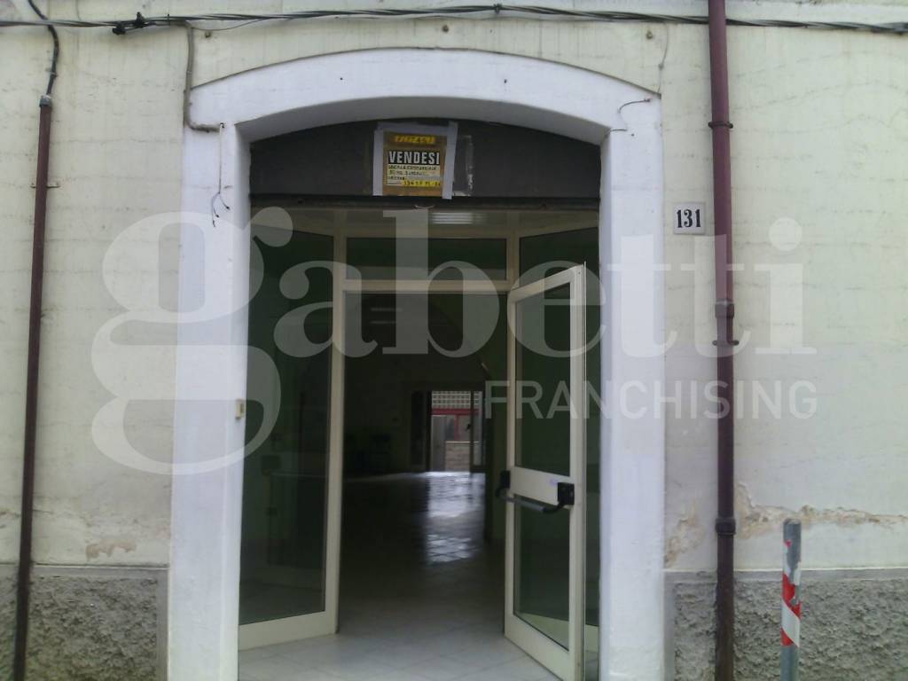 negozio in vendita a Castel di Sangro