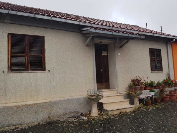 casa indipendente in vendita a Castellafiume