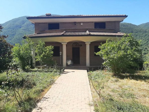 casa indipendente in vendita a Castellafiume