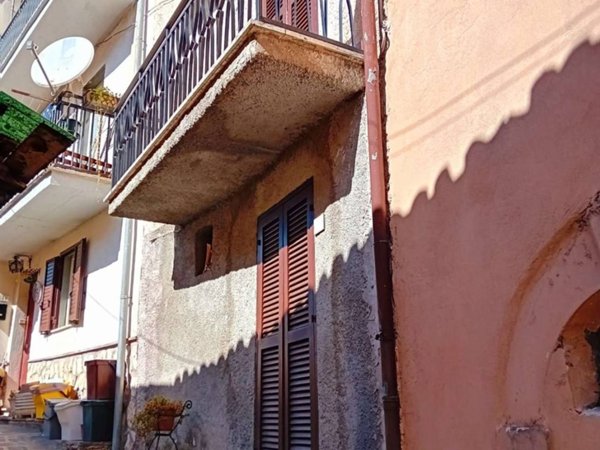 appartamento in vendita a Castellafiume