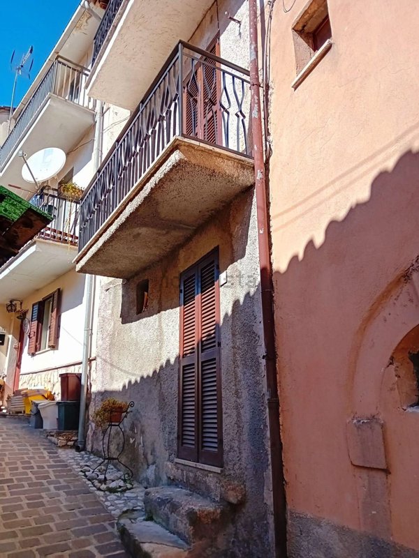 appartamento in vendita a Castellafiume