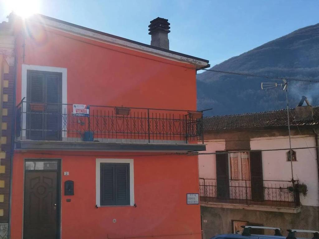 casa indipendente in vendita a Castellafiume