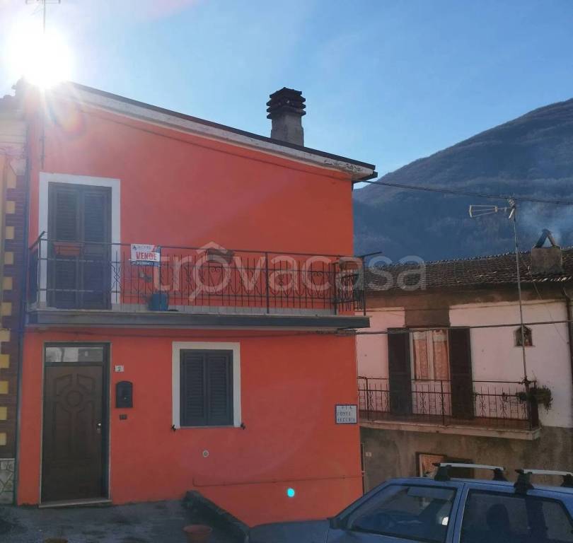 casa indipendente in vendita a Castellafiume