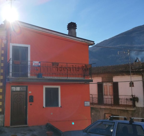 casa indipendente in vendita a Castellafiume