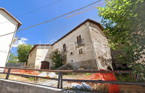 casa indipendente in vendita a Castelvecchio Calvisio