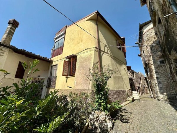 casa indipendente in vendita a Castelvecchio Calvisio