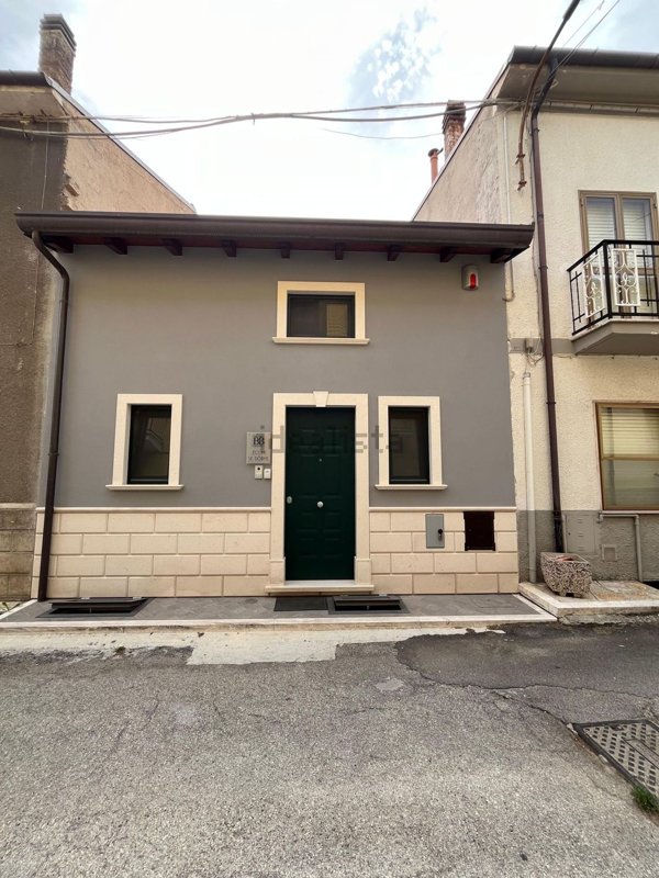 casa indipendente in vendita a Castelvecchio Subequo