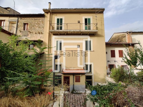 casa indipendente in vendita a Castelvecchio Subequo