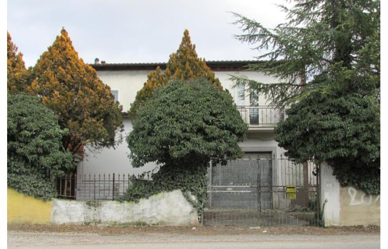 casa indipendente in vendita a Celano