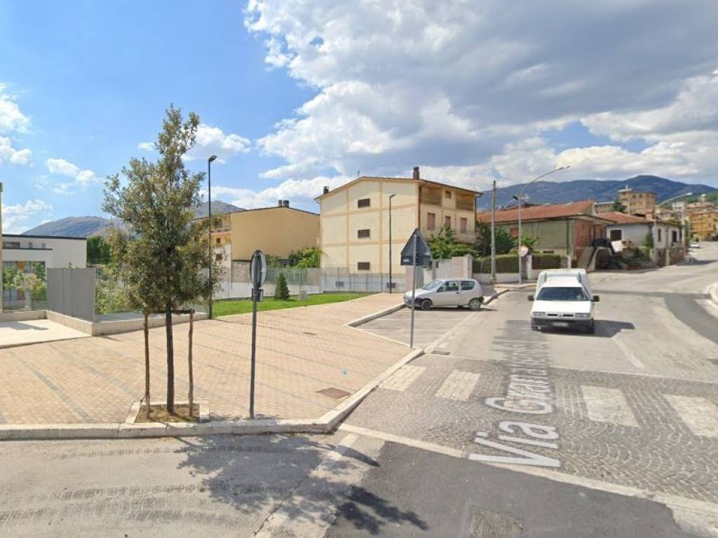 casa indipendente in vendita a Celano