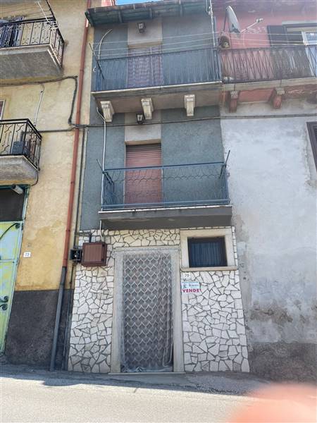 casa indipendente in vendita a Celano