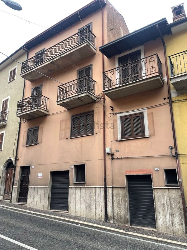 casa indipendente in vendita a Celano