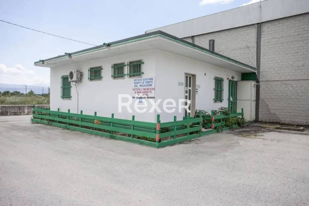 locale commerciale in vendita a Celano