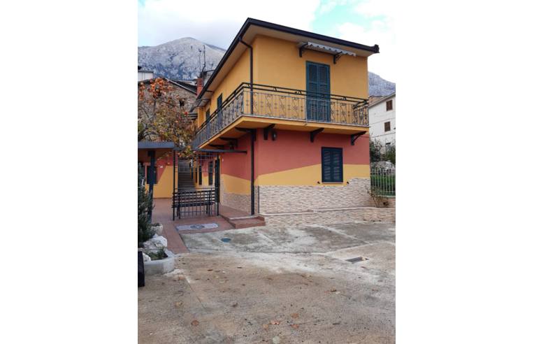 casa indipendente in vendita a Celano