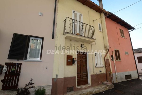 casa indipendente in vendita a Celano