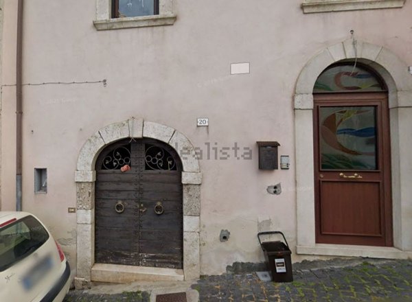 casa indipendente in vendita a Celano