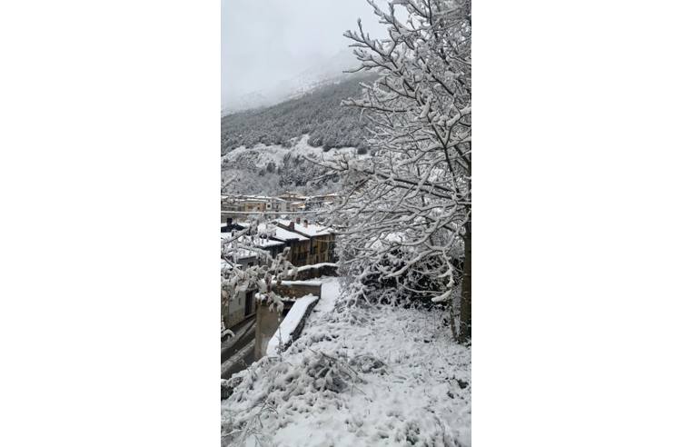 casa indipendente in vendita a Celano