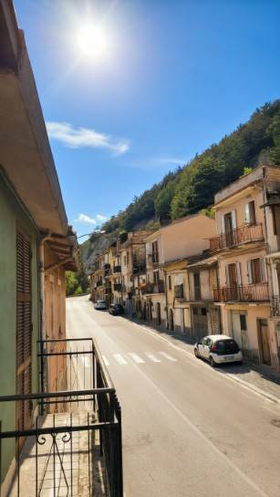 casa indipendente in vendita a Celano