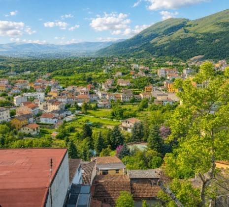 casa indipendente in vendita a Celano