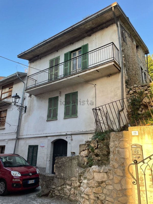 casa indipendente in vendita a Celano