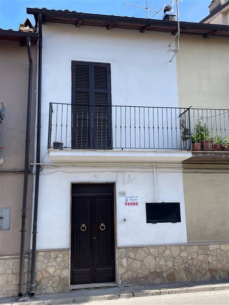 casa indipendente in vendita a Celano