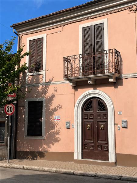 casa indipendente in vendita a Celano