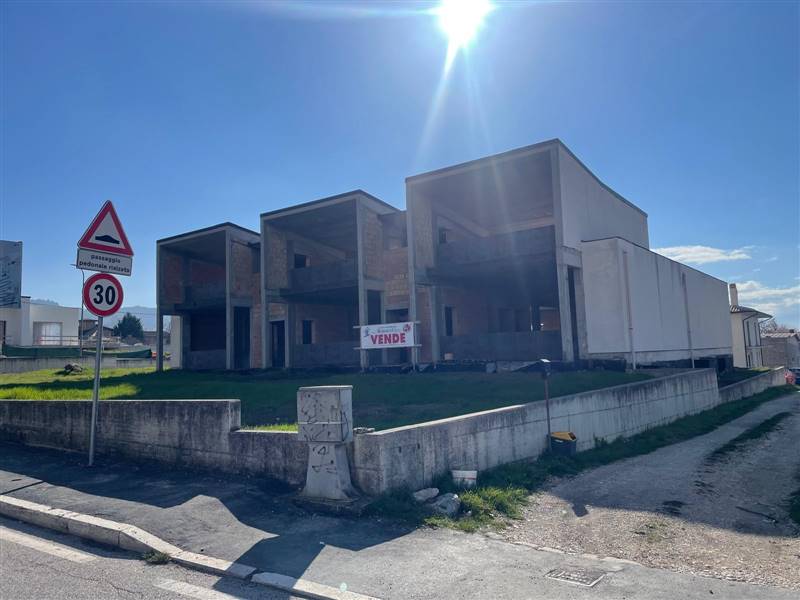 locale commerciale in vendita a Celano