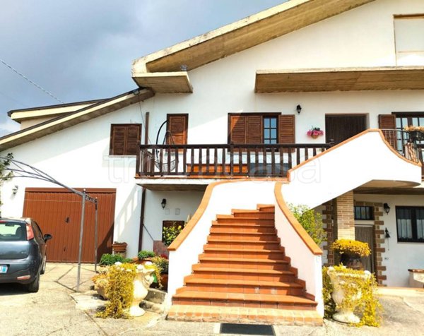 casa indipendente in vendita a Celano