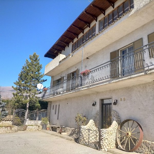 casa indipendente in vendita a Cerchio