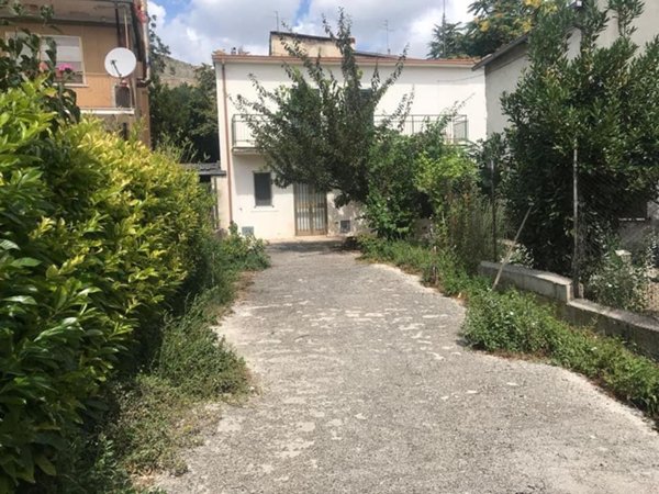 casa indipendente in vendita a Cerchio