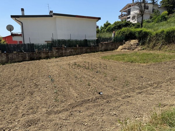 terreno edificabile in vendita a Cerchio